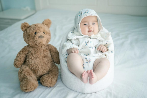 武威宝宝挠耳朵是怎么回事